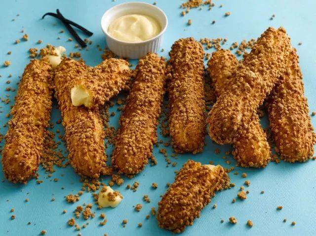 永远在排队的东京超人气zakuzaku"泡芙棒"终于来杭州了!