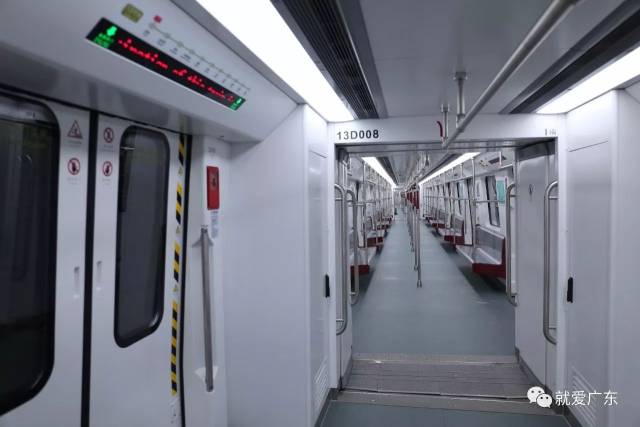 真能装!广州最长地铁抢鲜试乘 增城40分钟到珠