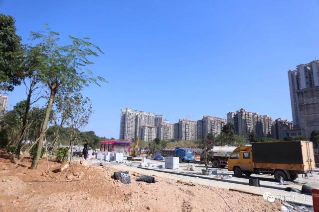 真能装!广州最长地铁抢鲜试乘 增城40分钟到珠