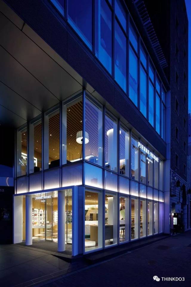 被誉为甜点界的毕加索和甜品中的爱马仕的「pierre herme」,他的作品