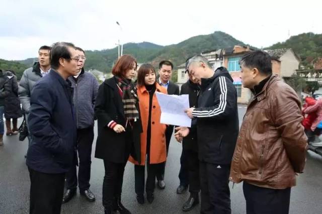 促成协议签订 2017年4月中旬 仙居县委书记林虹带队赴上海临港集团