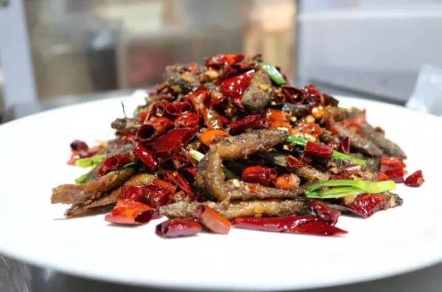 "干煸泥鳅",口感香脆,麻辣味十足!