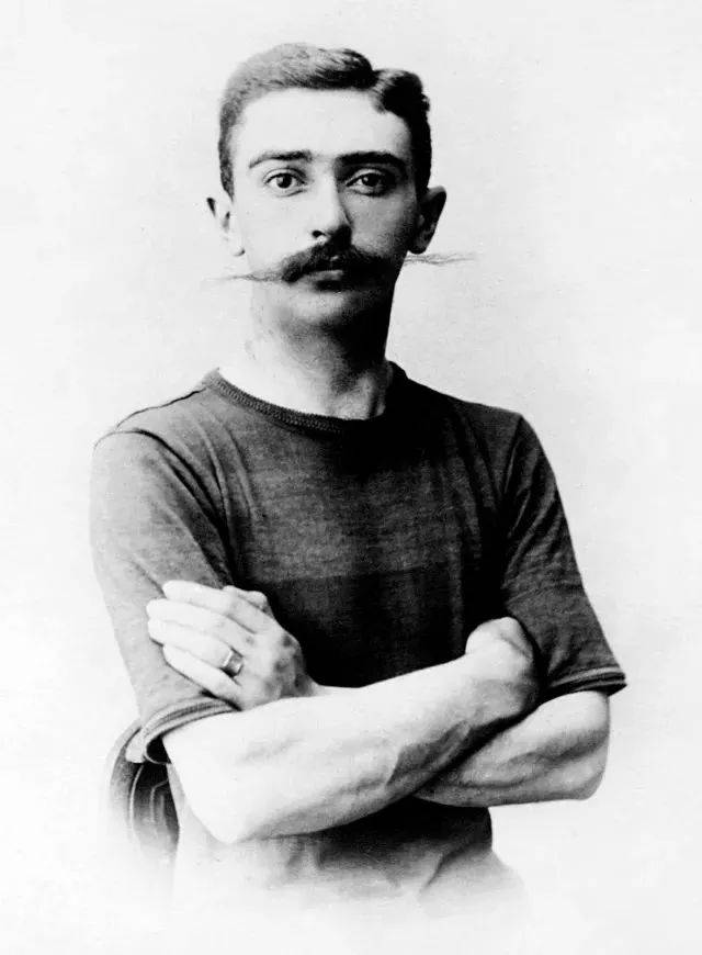 顾拜旦,全名皮埃尔·佛莱德·德·顾拜旦(pierre frédy de coubertin