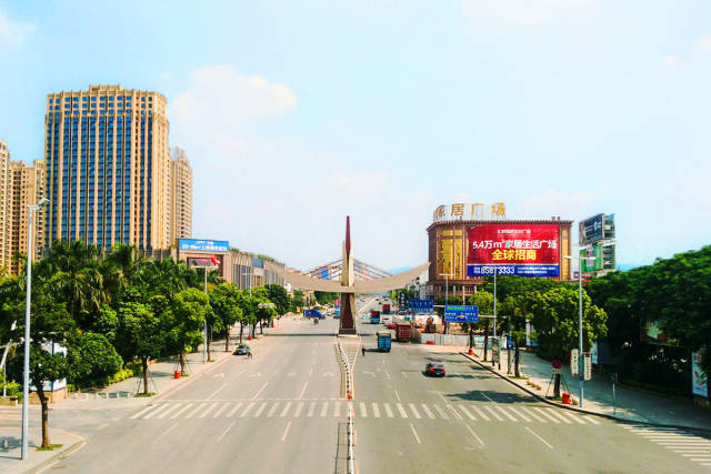 中国家具看东莞 东莞家具看厚街 1  全国家具展销第一街 家具大道全长