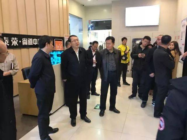 昨日下午,南山区委书记王强,区委常委,常务副区长王立德和副区长