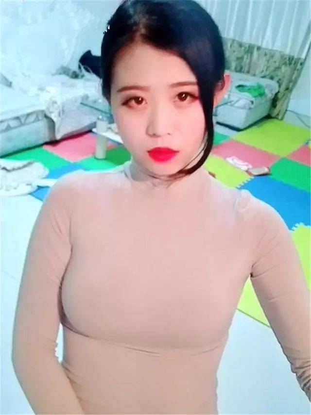 22岁离婚少女带1岁儿子找对象 上万男网友留言