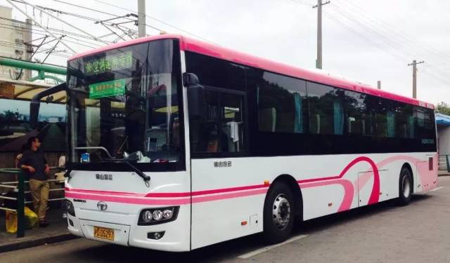 到达廊下农家乐站,小伙伴们可以乘坐莲廊专线直达 莲花路地铁站,莲廊