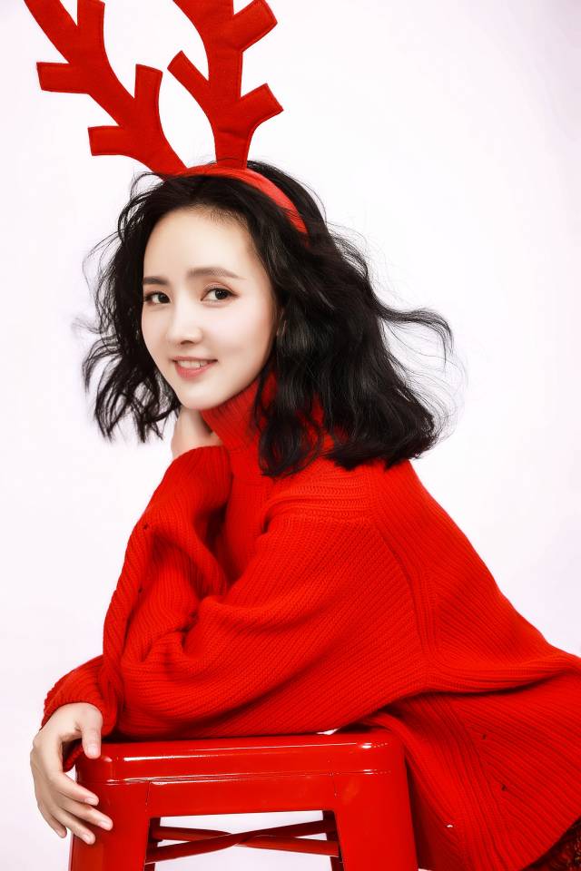 程小蒙圣诞大片甜美俏皮宛如圣诞精灵