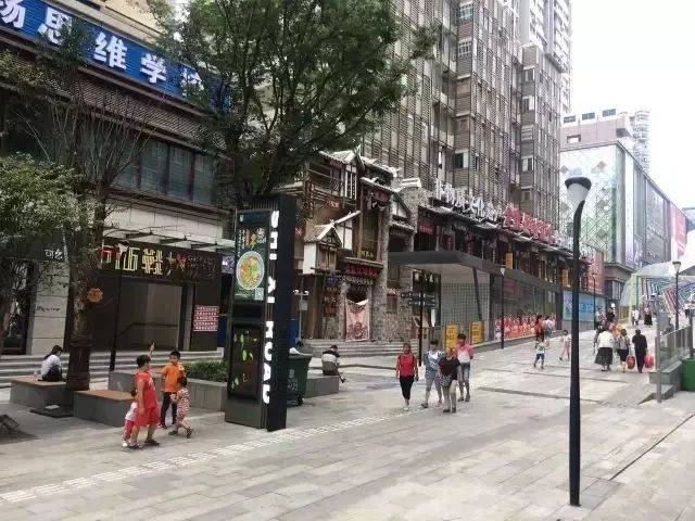 一切联系靠微信 贵阳人最爱在市西路里"血拼" 和老板砍价,斗智斗勇 就