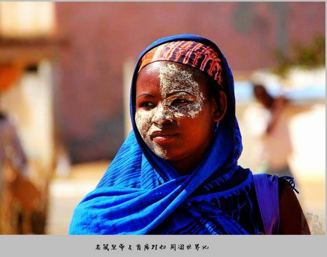 莫桑比克妇女身上那块花布:尺寸特殊意义重大,曾经被用作货币