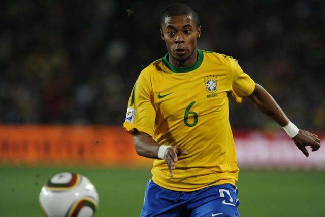 回忆杀!盘点巴西队南非世界杯23人现状 卡卡退役一人在中超踢球