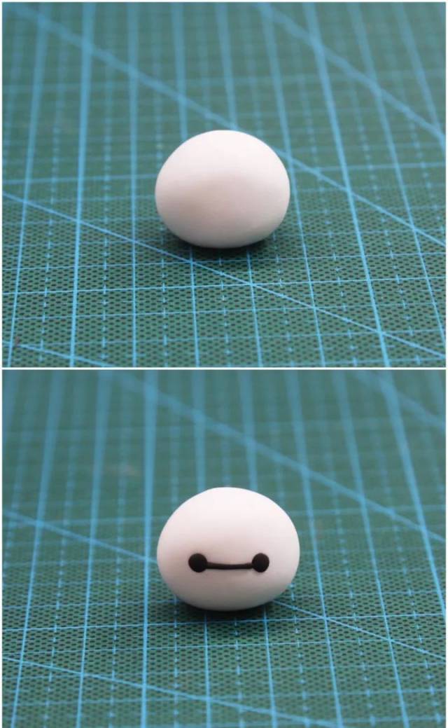 先用粘土做出大白的头部,眼睛和嘴巴部分用黑色粘土捏出来就可以啦