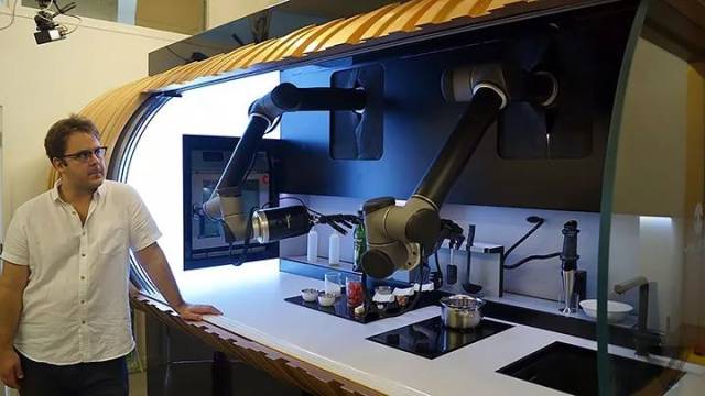 还洗碗,收拾厨房!