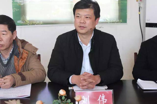 团省委副书记宋春波等察看驻村团支部书记工作