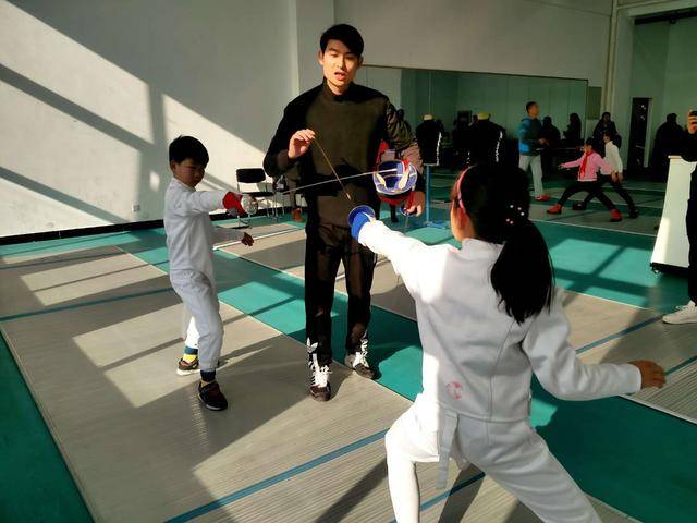 北师大蚌埠附属学校“击剑运动”校本课程进入常态化训练