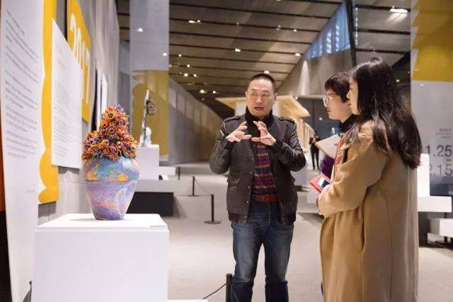 无形凝聚的媒介—与李玉普老师共同细读纳光之物