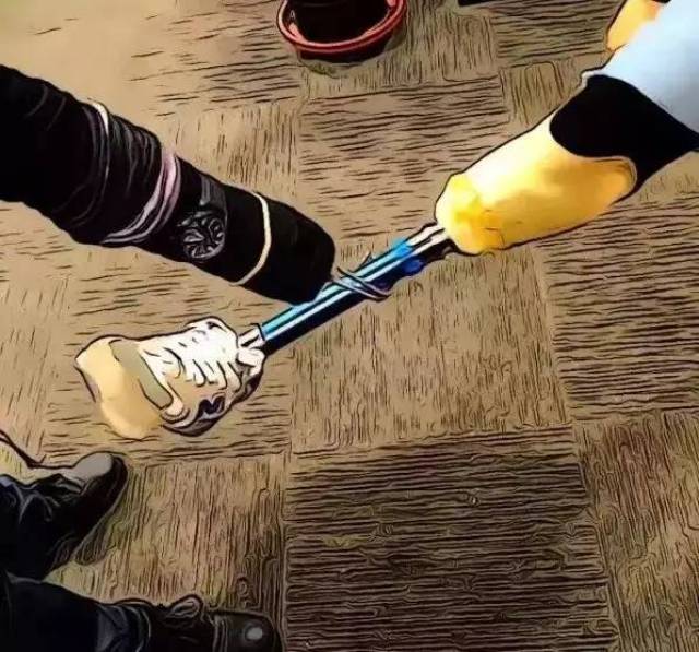 他收到了美国顶尖高校 科技"钩子手",有点像"海盗船长" 有共同语言