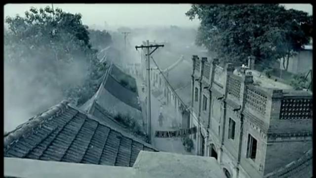 从《蓝色降落伞》到《孔雀》,谁还记得那个白