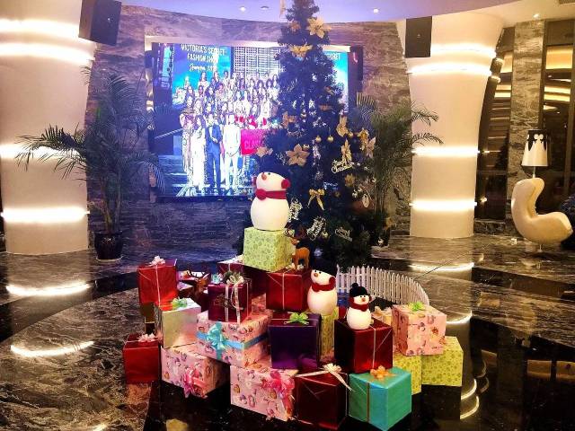 圣诞节最嗨唱来袭,福利与礼物齐飞~伯克利派对ktv圣诞狂欢夜为你开启!