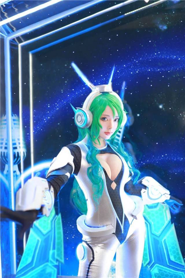 cos:貂蝉逐梦之音,这个车灯很明亮,满分推荐