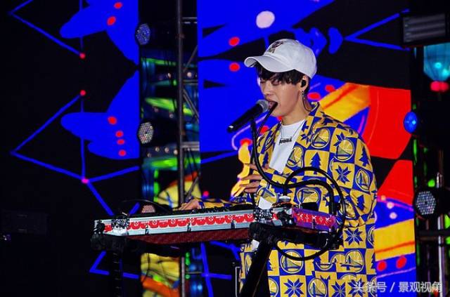 养鸡(young-g),本名张航,1991年2月6日出生于重庆市,中国内地流行乐男