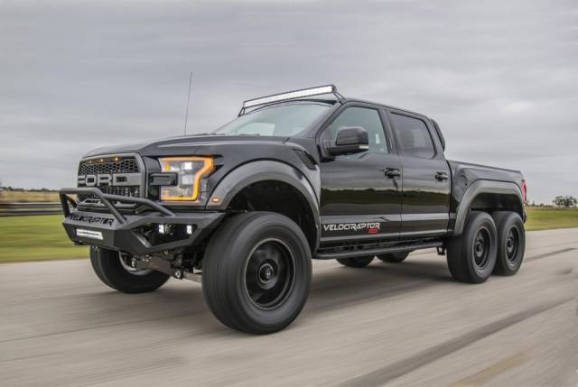 最霸气的猛禽皮卡6x6硬派越野车强力输出