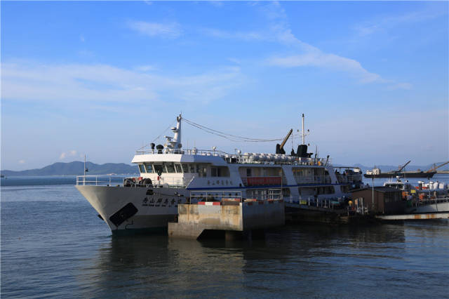 舟山:沈家门渔港迤逦十里水面桅樯林立