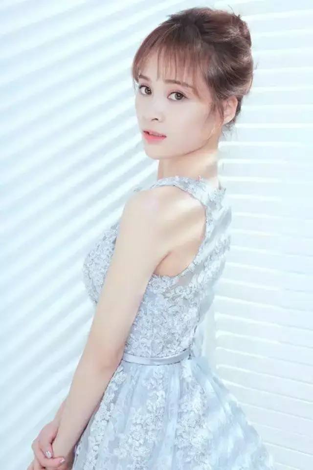 歌手李雨儿演唱主题曲!