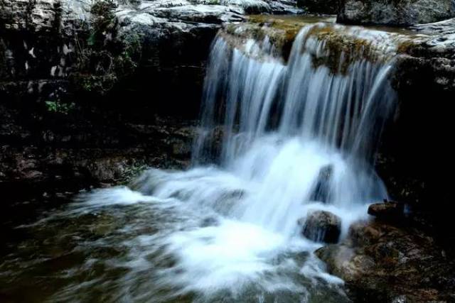 万博广场 ▼ 评价 端庄大方 & 温柔优雅 魅力所在 满城汉墓,龙门水库