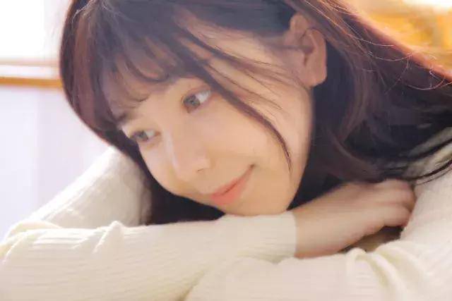 性感女主播刘飞儿最新写真 这次不秀胸走唯美路线!