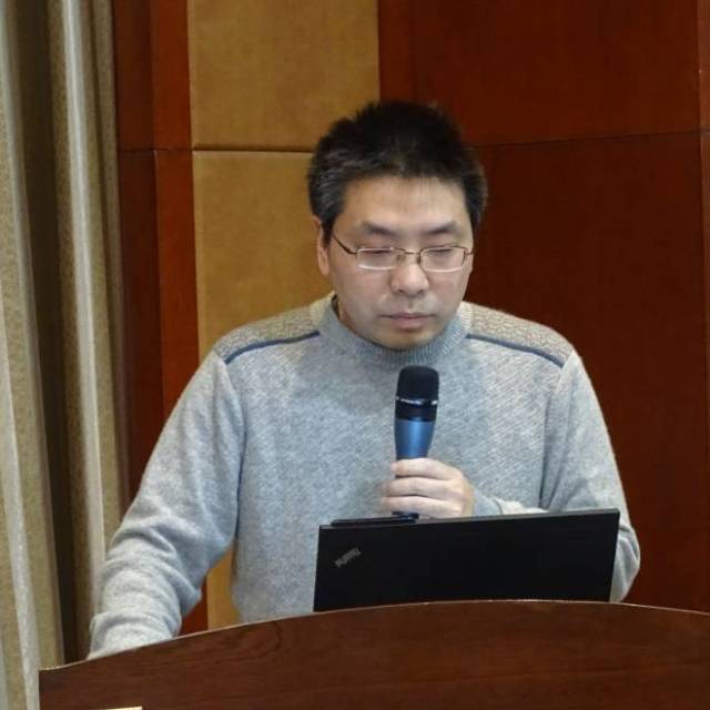 核医学年会,市医学会常务副会长徐瑞玉到会讲话,秘书长郑培新出席会议