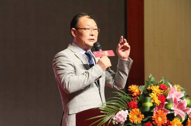 河南省中原一校一品研究指导中心秘书长常乐做主题分享