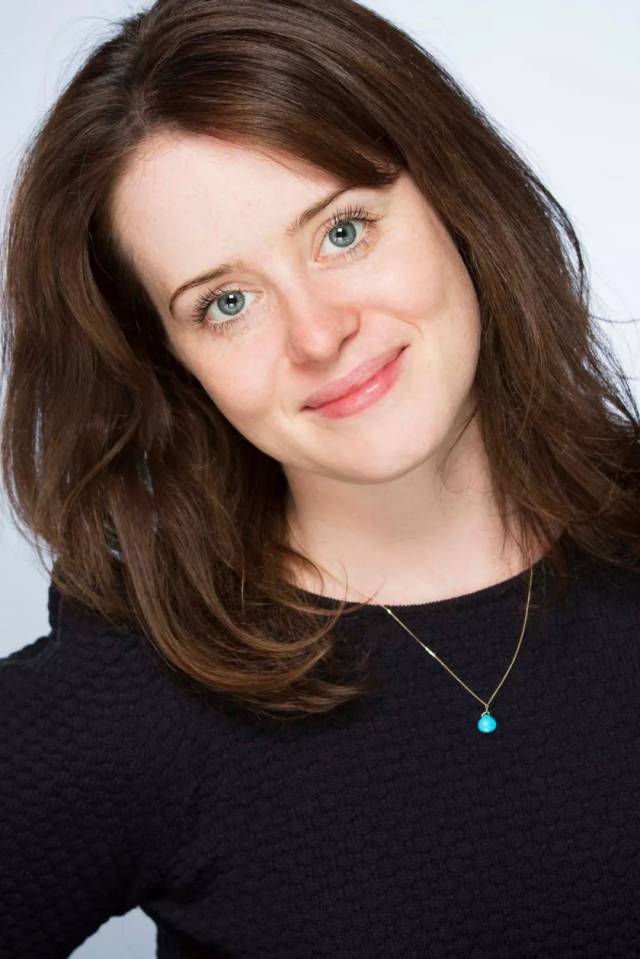 今天桑桑就来跟大家聊聊女王的扮演者克莱尔·福伊.