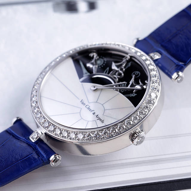 美女都期望的浪漫巴黎一天 梵克雅宝 vcaro3zb00诗意腕表