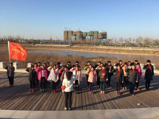 根据高新区教体局文件精神,郑州高新区科学大道第三小学于12月18日至