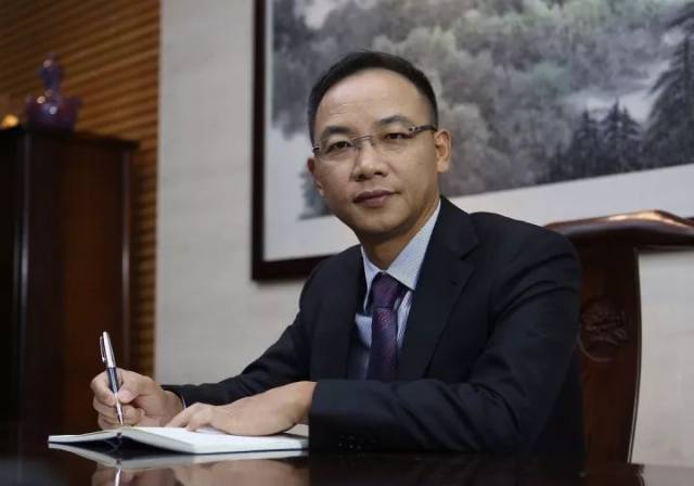 王华君:深圳裕同包装科技股份有限公司董事长