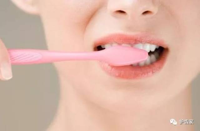 这样刷牙 等于自残 正确的刷牙方法(视频)