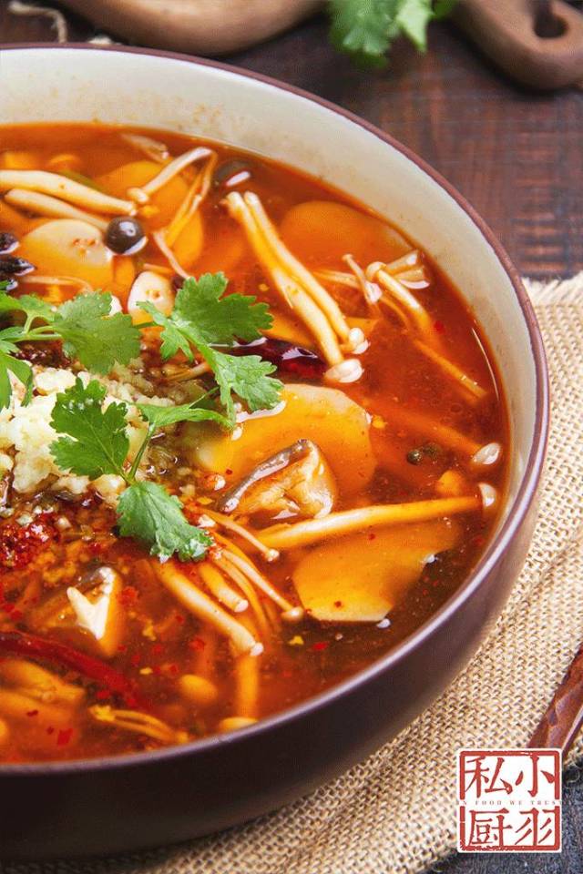 【麻辣水煮蘑菇】5分钟出锅,捞着吃,辣到爽_手机搜狐网