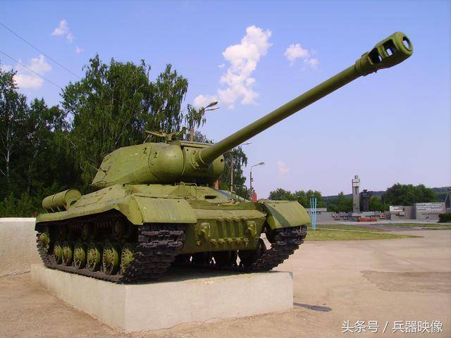 is-2重型坦克,又称js-2重型坦克,是苏联的一款二战重型坦克.