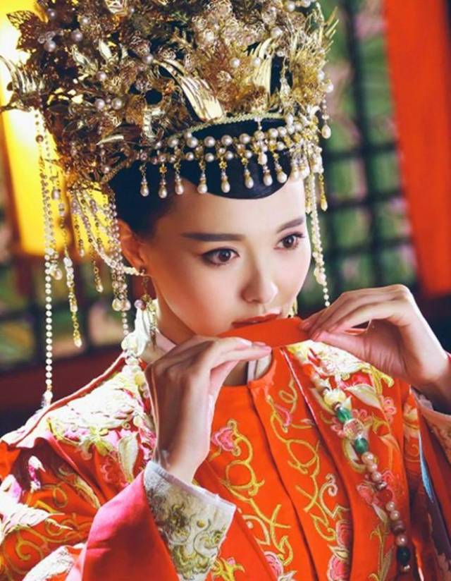 这个女人不简单:15岁贵为皇后,24岁为皇太后,3