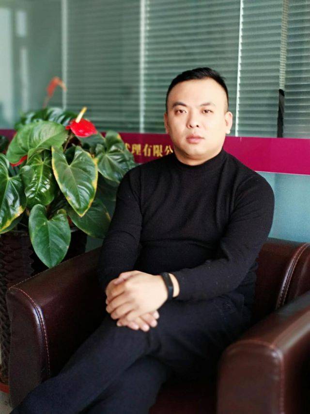 【委员面对面】聂平:应规范推进特色小镇建设_手机搜狐网