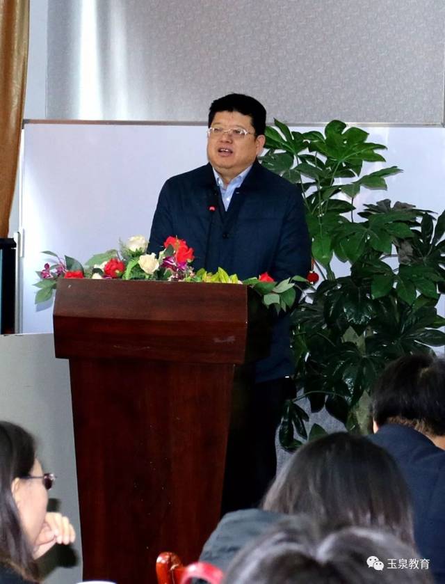 活动最后,自治区教研室主任孙柏军做总结发言,他认为小召小学作为此次