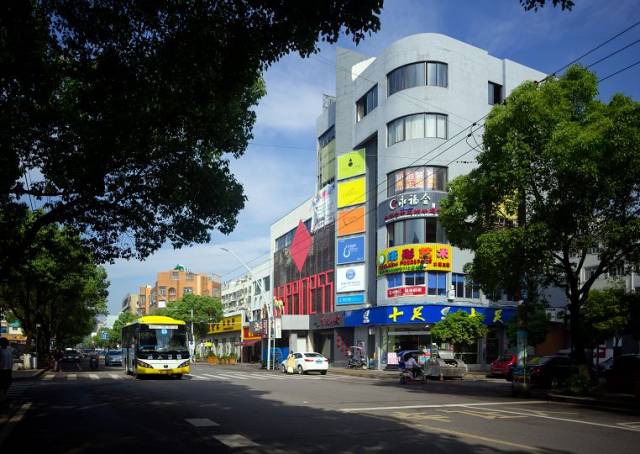 而且,建设模式上也进一步升级,从一期的宣传部和街道全面介入