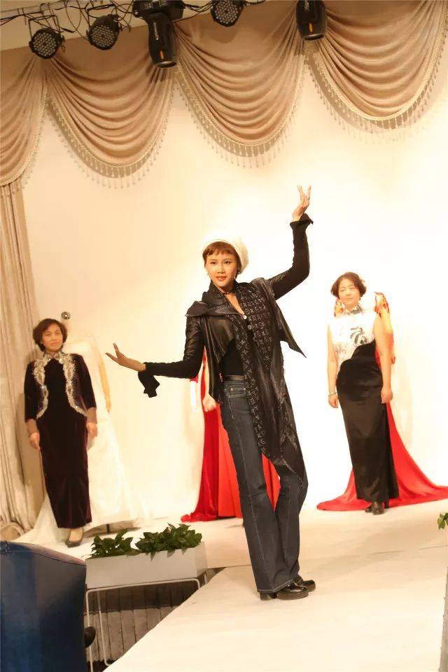 大事件 | 资深演员杨梓莫亲自为赣州的旗佳人讲解表