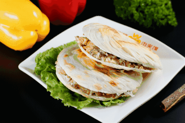 这家便利店竟然能吃潼关肉夹馍?