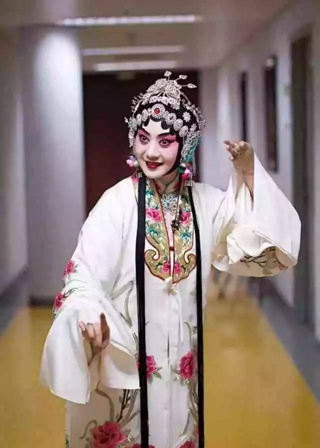 中国京剧第一美女李胜素最全剧照发布,惊艳了全世界!