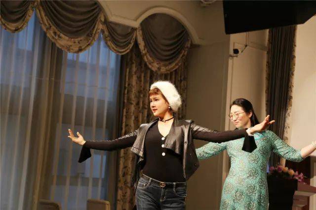 大事件 | 资深演员杨梓莫亲自为赣州的旗佳人讲解表