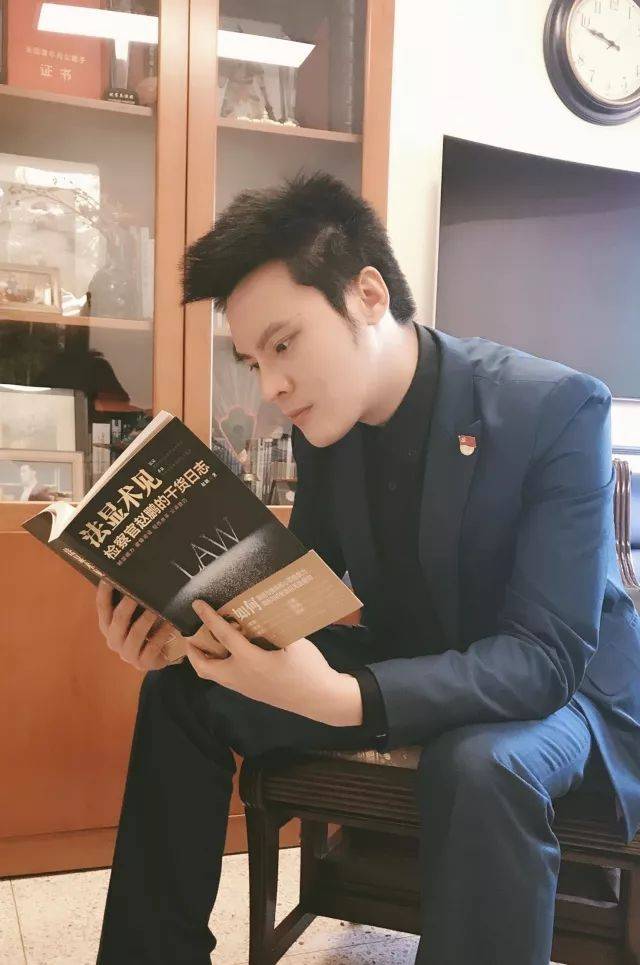 他就是"比你优秀还比你努力的人"本人 | 检察官朗读