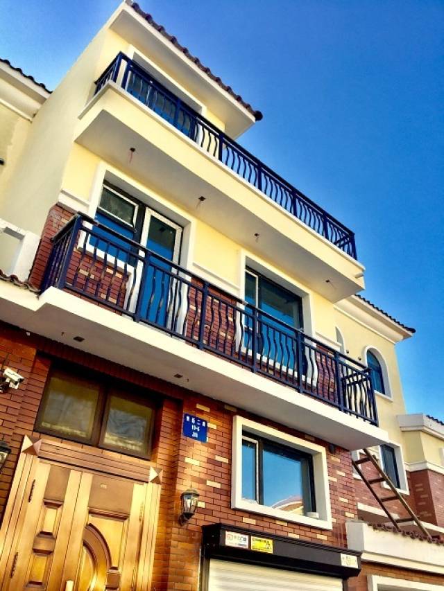 自建房楼上大阳台装什么护栏好