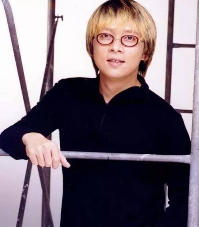 "——这句歌词正是《听海》这首歌的创作灵感来源,是对已离去恋人的质